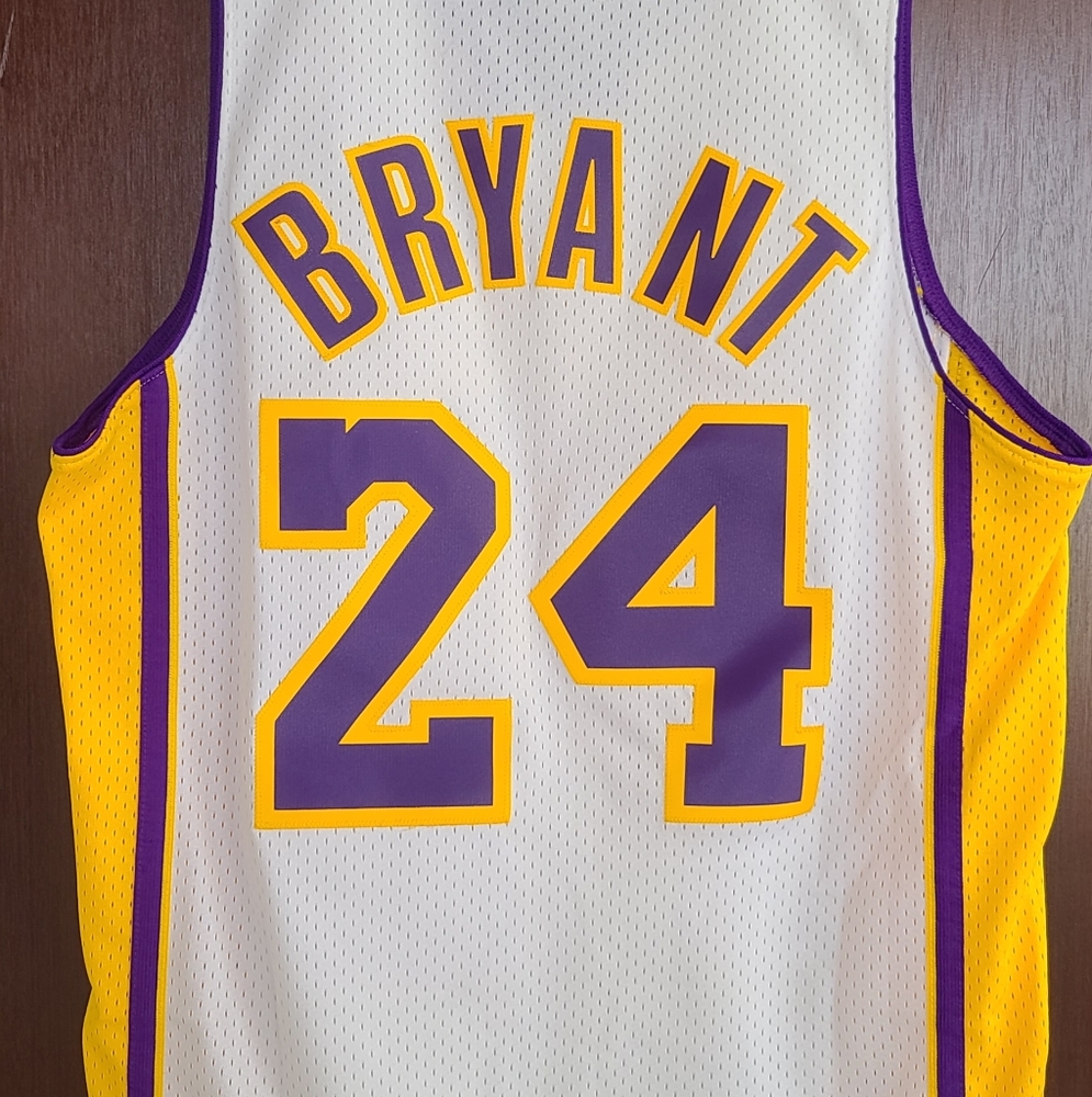 Kobe Bryant Adidas LAKERS Jersey (Vintage)